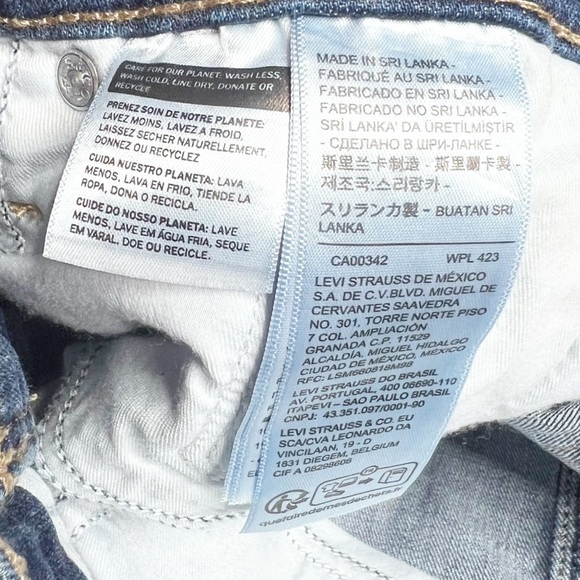 New with Tags Levi's Women's 311 Shaping Skinny Medium Wash Denim Raw Hem Jeans - Picture 13 of 16